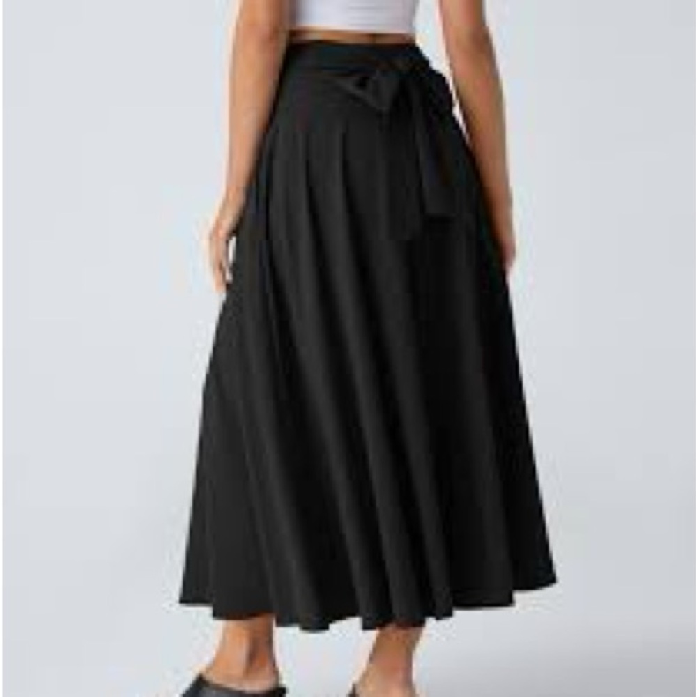 Breezeful™ High Waisted Tie Back Side Pocket 2-in-1 Flowy Quick Dry Midi Skirt